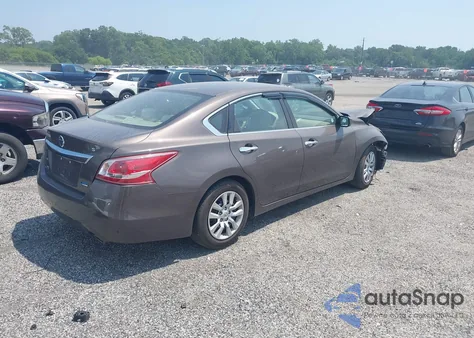 2013 Nissan Altima 2.5 S z USA, uszkodzony, nr VIN 1N4AL3AP4DC918269